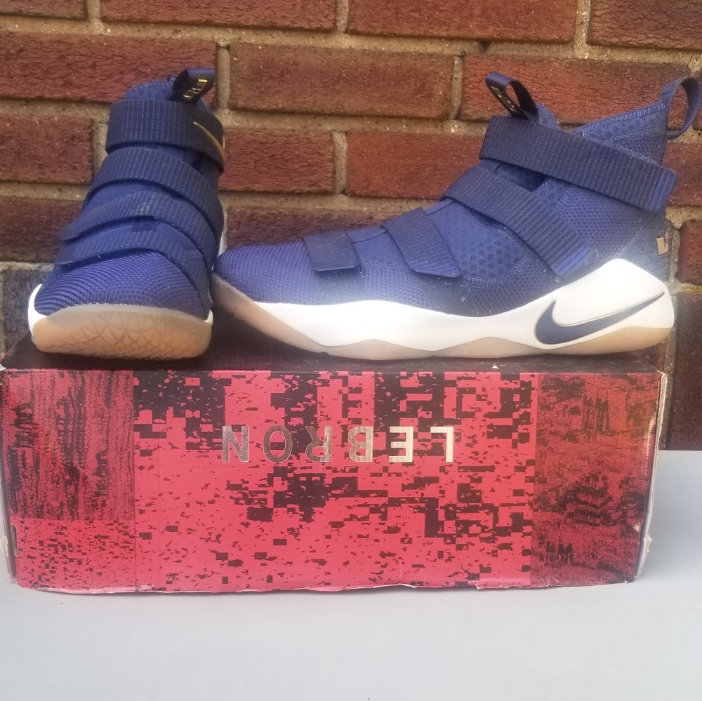 Lebron Soldier XI